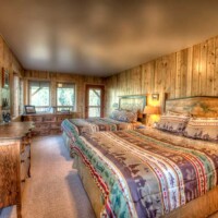 flat-tops-hunting-cabin-bedroom