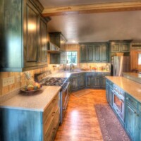 flat-tops-hunting-cabin-kitchen