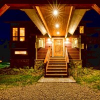 flat-tops-hunting-cabin-entrance
